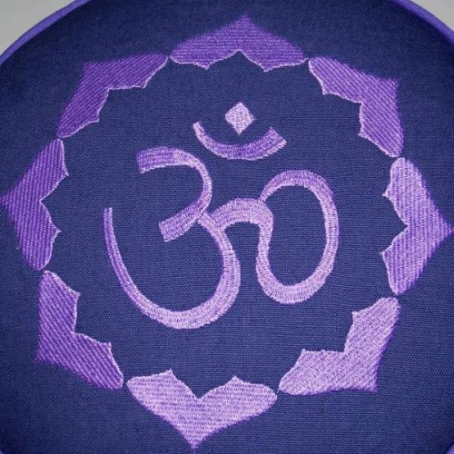 Zafu - Rondino-OM - Broderie Zafus - MundoYoga Boutique de yoga spécialisée dans le yoga