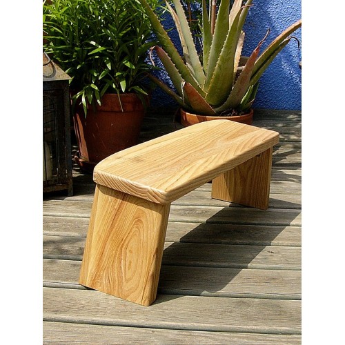Bench with foldable legs
