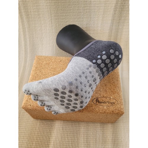 Non-slip yoga socks: an essential accessory for a safe practice - MundoYoga Yoga Shop Specializing in Yoga