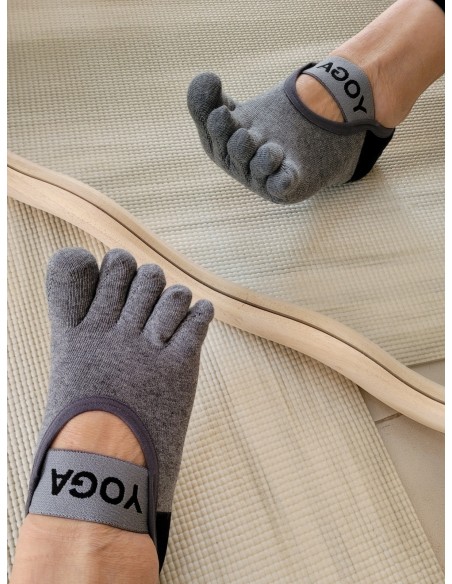 Calcetines de yoga antideslizantes: un complemento esencial para una práctica segura - MundoYoga Tienda Especializada en Yoga
