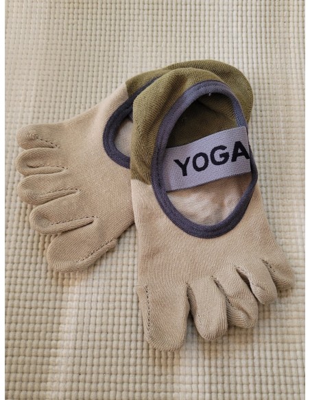 Non-slip yoga socks: an essential accessory for a safe practice - MundoYoga Yoga Shop Specializing in Yoga