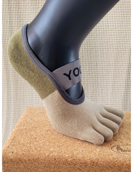 Non-slip yoga socks: an essential accessory for a safe practice - MundoYoga Yoga Shop Specializing in Yoga