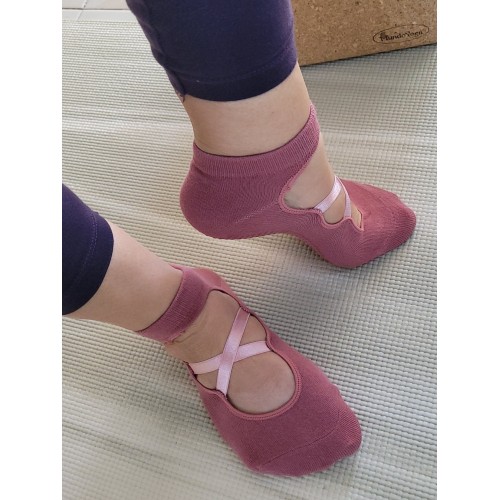 Meias antiderrapantes para ioga e pilates «Dance», framboesa - MundoYoga Boutique de yoga spécialisée dans le yoga