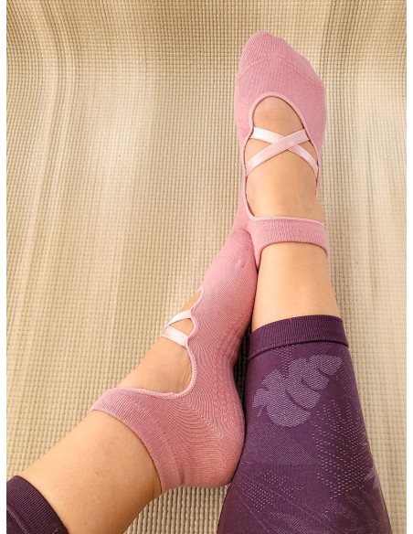 Non-slip Yoga and Pilates socks “Dance”, Blush - MundoYoga Yoga Shop Specializing in Yoga