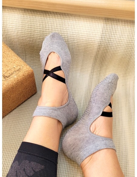 Non-slip Yoga and Pilates socks “Dance”, Grey - MundoYoga Yoga Shop Specializing in Yoga