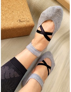 Calcetines para Yoga y Pilates "Dance", Cemento - MundoYoga Tienda Especializada en Yoga