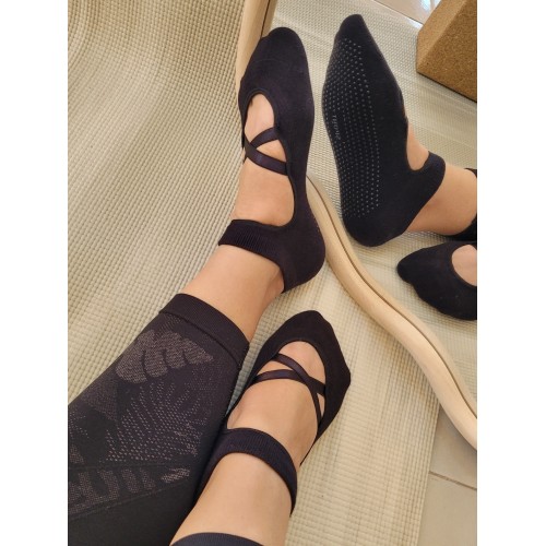 Non-slip Yoga and Pilates socks “Dance”, Black - MundoYoga Yoga Shop Specializing in Yoga