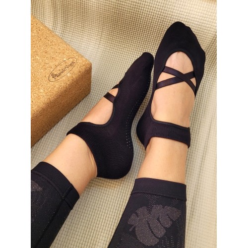 Non-slip Yoga and Pilates socks “Dance”, Black - MundoYoga Yoga Shop Specializing in Yoga