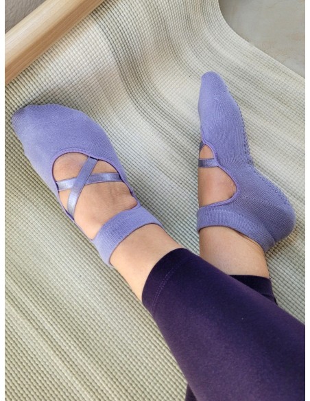 Non-slip Yoga and Pilates socks “Dance”, Violet - MundoYoga Yoga Shop Specializing in Yoga