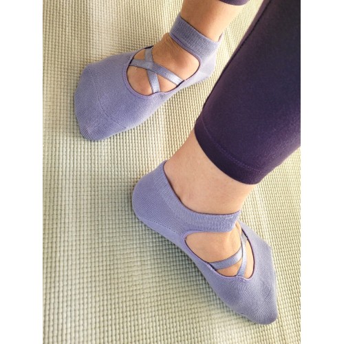 Non-slip Yoga and Pilates socks “Dance”, Violet - MundoYoga Yoga Shop Specializing in Yoga