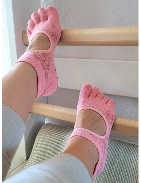 Non-slip yoga socks: an essential accessory for a safe practice - MundoYoga Yoga Shop Specializing in Yoga